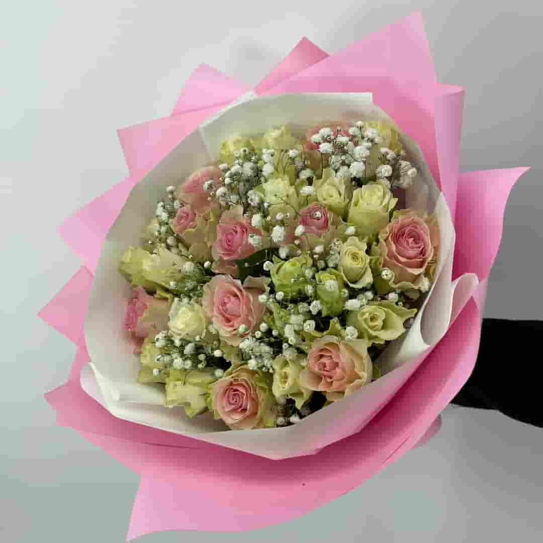 Акция! Букет из 29 бело-розовых роз «А душа ее ждет»